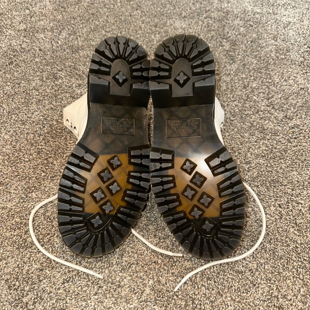 Dr. Marten Sinclair milled nappa leather platform boots - Picture 4 of 8